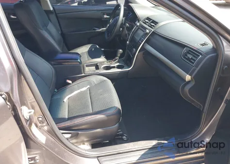 2015 Toyota Camry Se z USA, uszkodzony, nr VIN 4T1BF1FK7FU972763